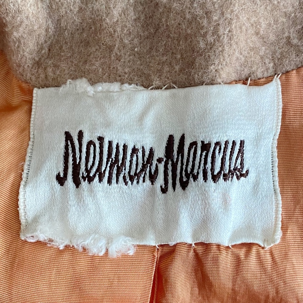 Neiman Marcus, Women’s Small, Vintage 70s Tan Wool Pea Coat with Copper Lining - Picture 9 of 9